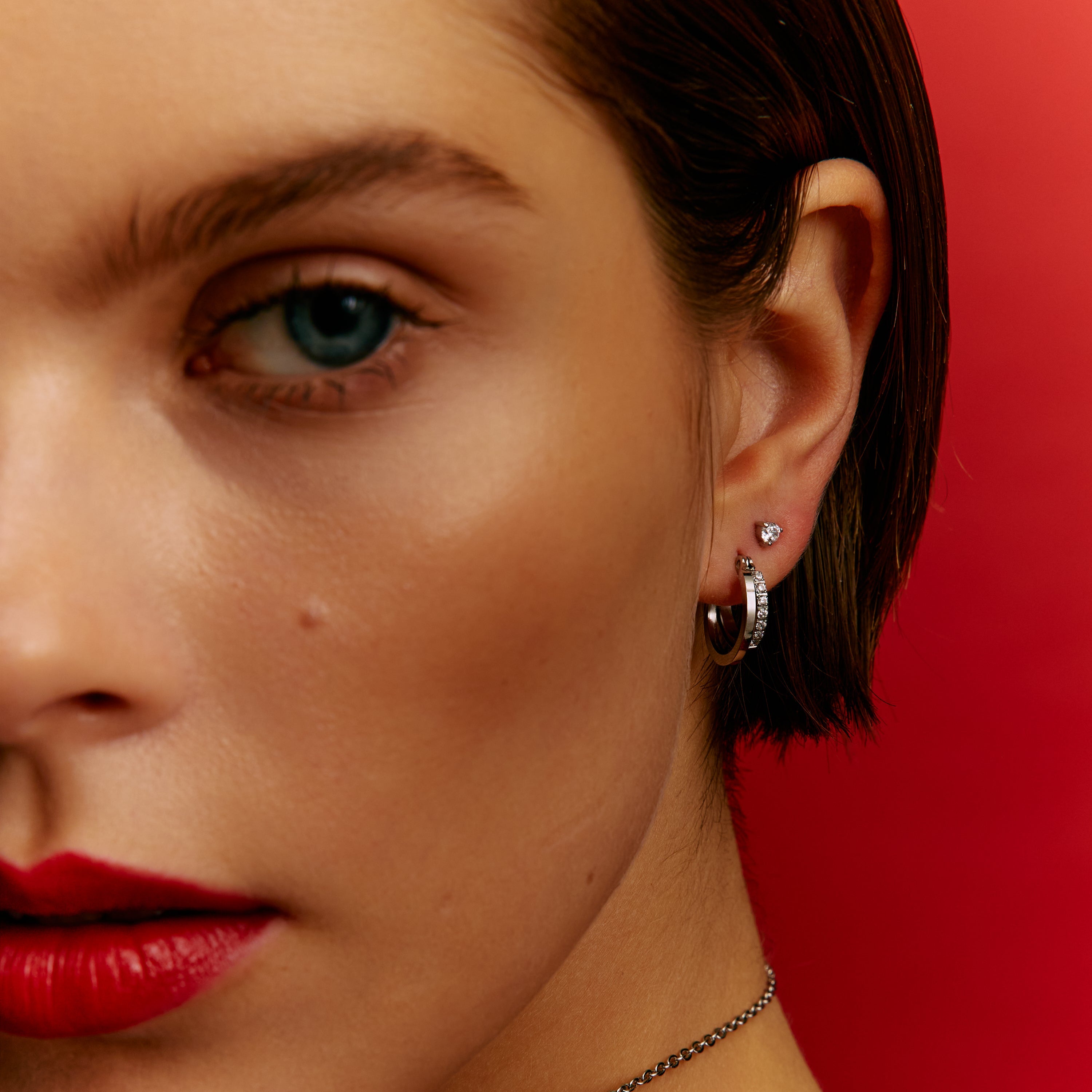 3-Prong Mini Round Stud Earrings