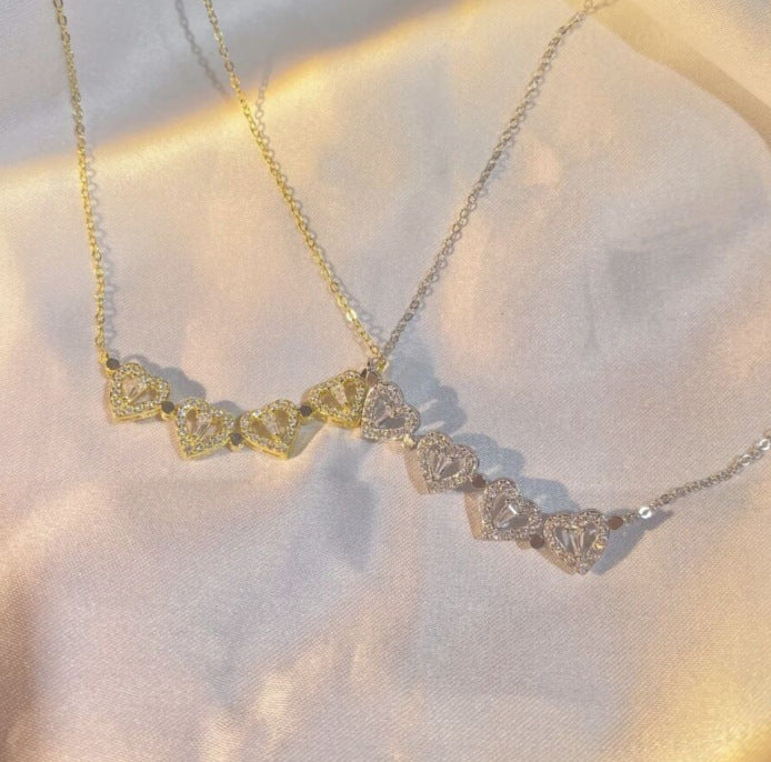 Retro Magnetic Folding Heart Shaped Four Leaf Clover Pendant Necklace Chain Openable Jewelry